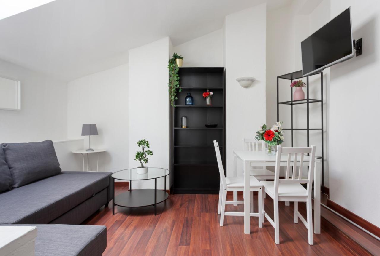 1 Bedroom & 1 Living Room Apt - Duomo 5 Milano Exteriör bild